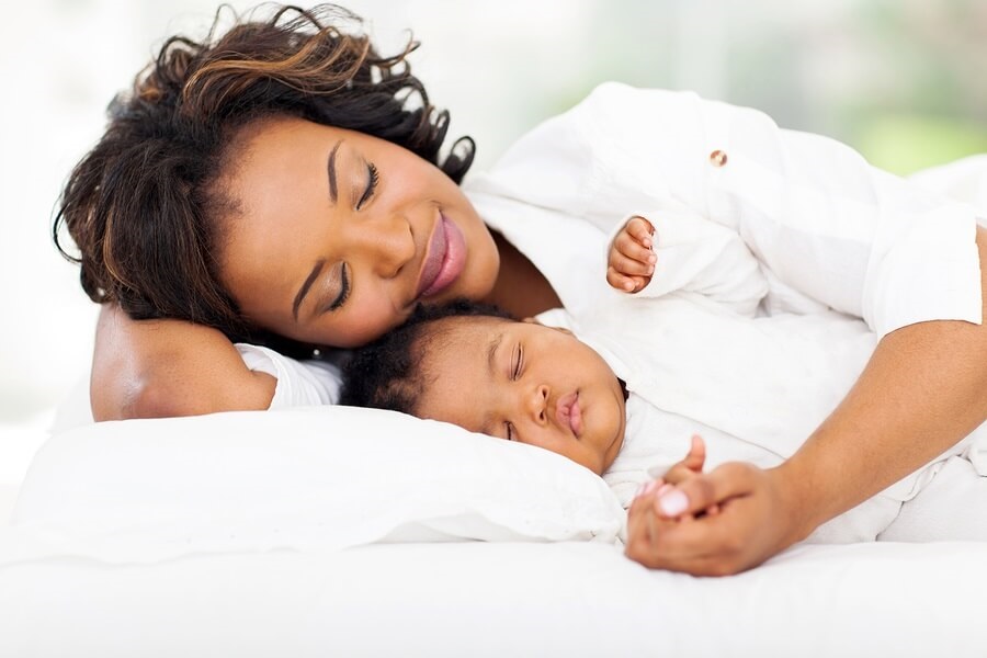 Mom and baby co sleeping