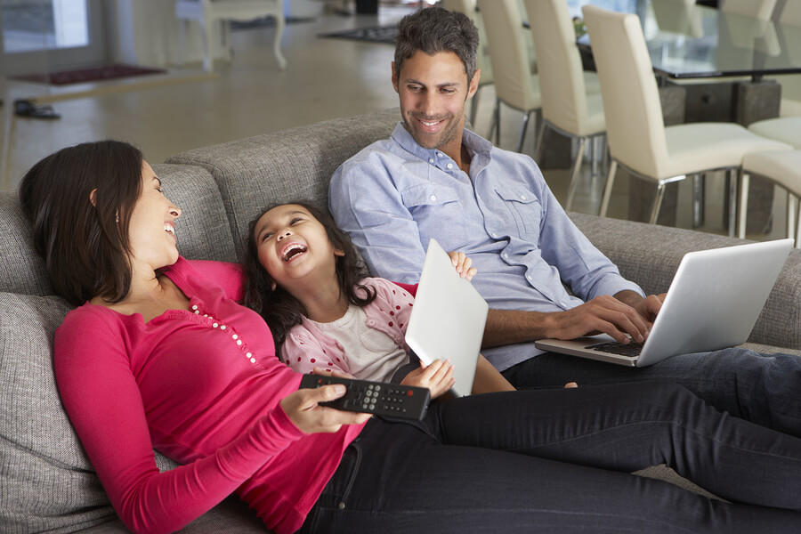 family screen time, addicted to technology