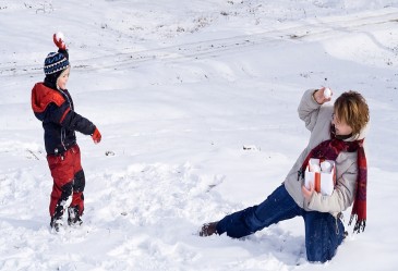 WinterGames,NeighborhoodGames,KidsintheSnow,PlayingintheSnow,SnowballFight