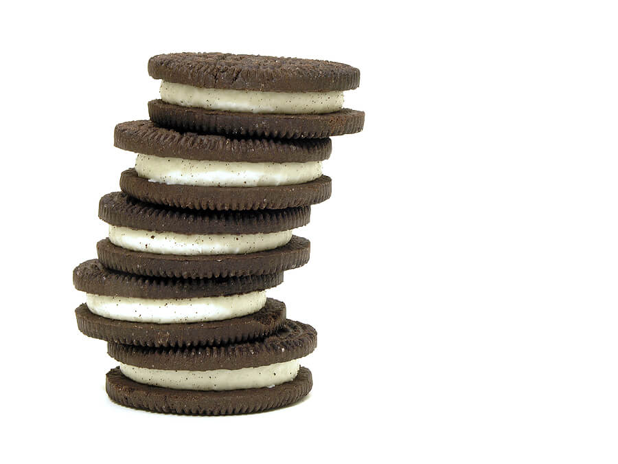 Stackofchocolatesandwichcookies